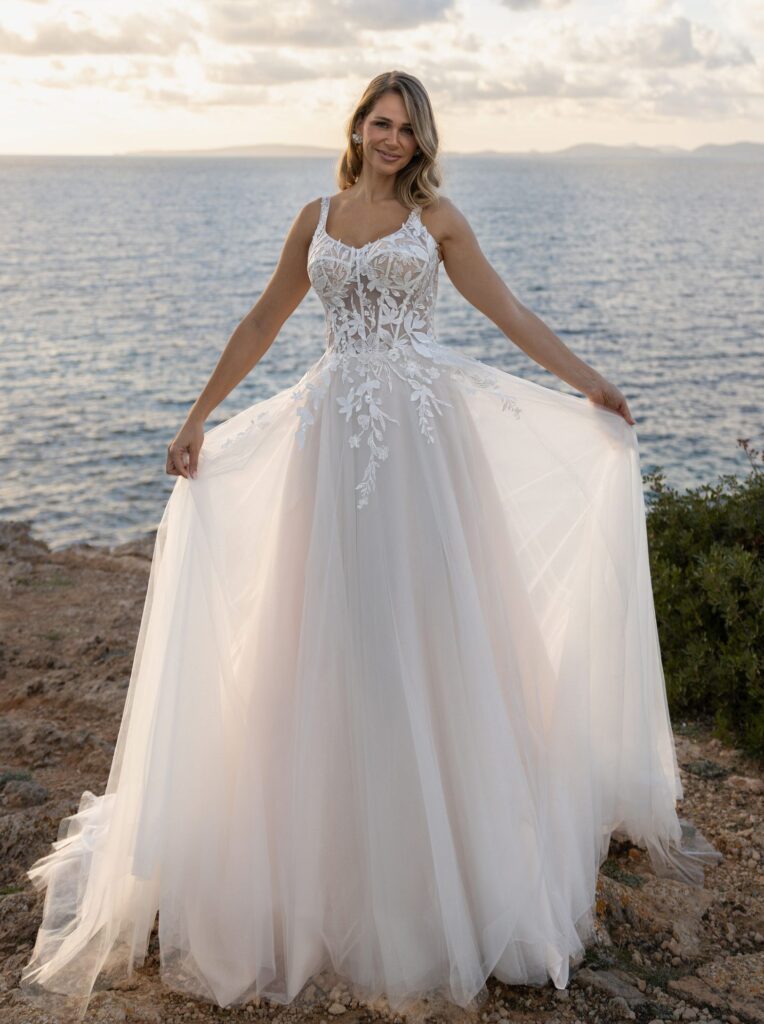 A-Linie Brautkleid mit Spitze in der Brautboutique Neumünster